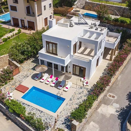 Villa Maya By Pefki